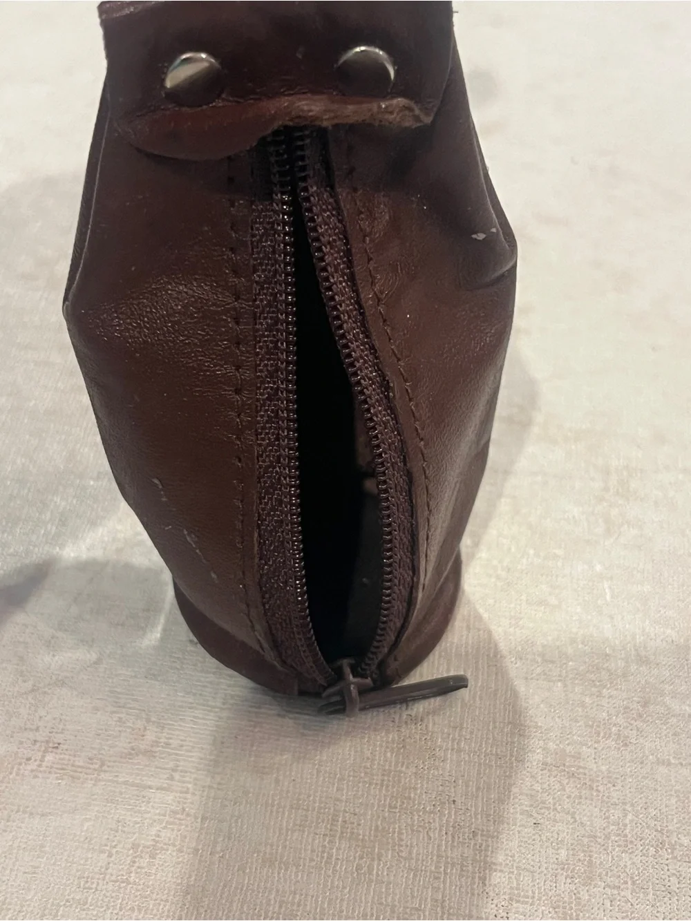 Vintage brown leather change purse key chain. GUC!